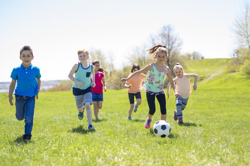 Juegos con balón. Actividades juegos infantiles con los hijos - EMBARAZOYMAS