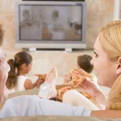 ¿Se debe apagar la televisión en las comidas?
