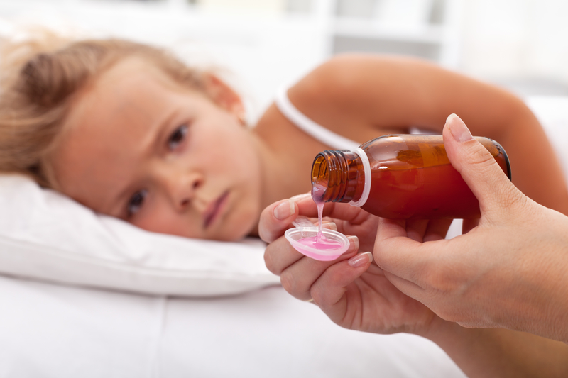 Bebés y niños con neumonía infantil
