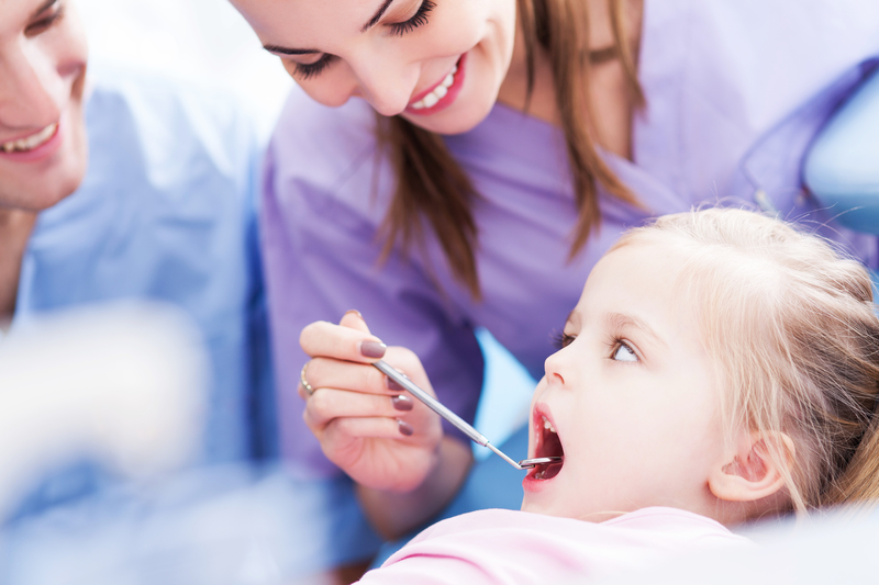 Cuándo llevar al niño o al bebé al dentista por primera vez