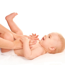 Beneficios del masaje en los bebés y niños