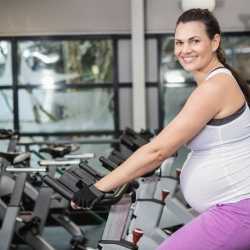 ¿Se puede hacer bicicleta fija durante el embarazo?