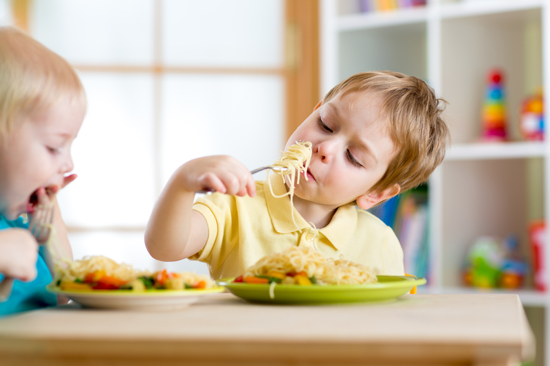 Buenos hábitos de alimentación en los niños