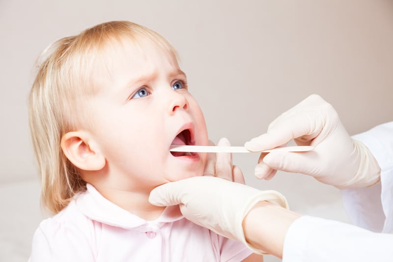 Faringitis En Niños: Síntomas, Causas Y Tratamiento