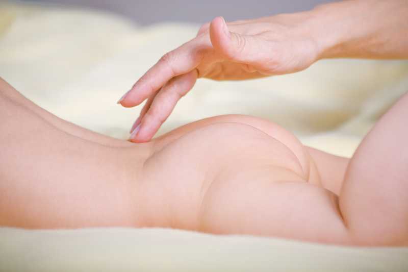 Aerofagia: Bebés y niños con eructos, gases y dolor abdominal