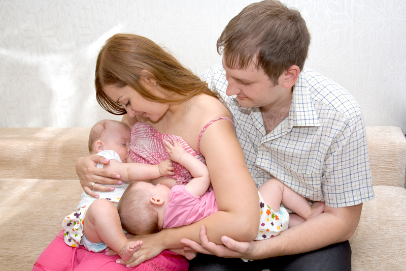 Amamantar a mellizos o gemelos: dar el pecho a más de un bebé