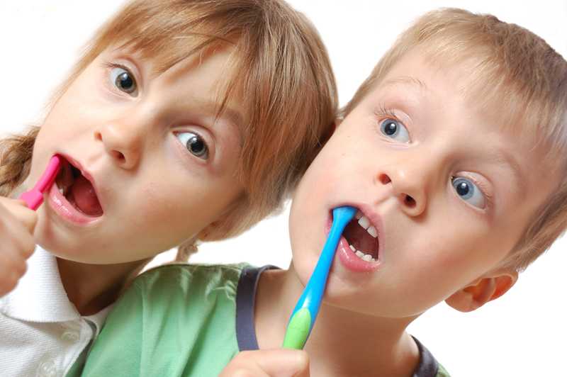Los dientes de bebés y niños