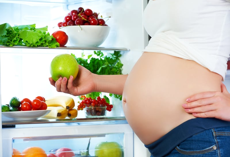 Cómo comer de forma segura durante el embarazo