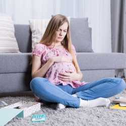 Distensión o hinchazón abdominal durante el embarazo