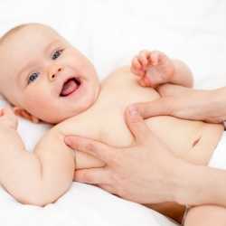 El masaje potencia el bienestar del bebé