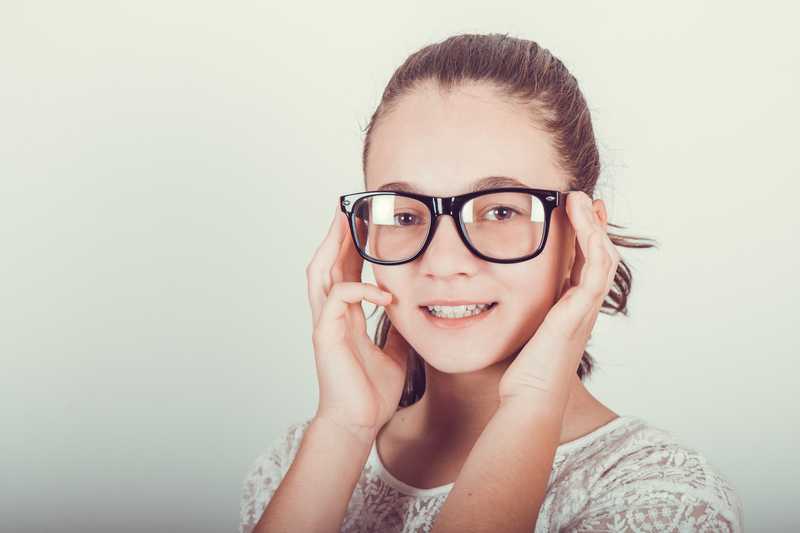 Gafas, lentillas o cirugía refractiva para niños
