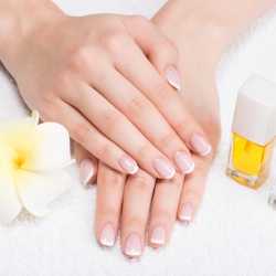 Protege tus uñas en el posparto con remedios naturales