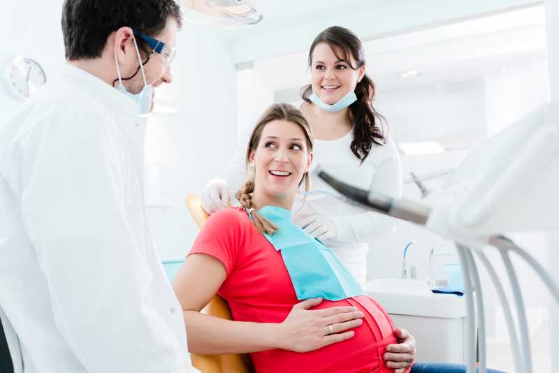¿Las embarazadas pueden ir al dentista?
