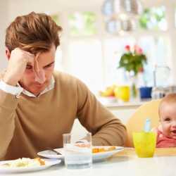 La depresión posparto también afecta a los papás