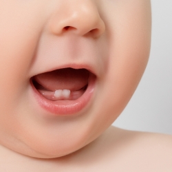 Cómo aliviar las molestias de los primeros dientes del bebé